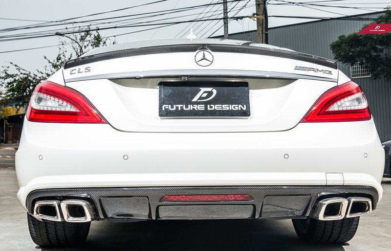 W218 CLS - AMG CLS63 style Carbon Rear Diffuser 01